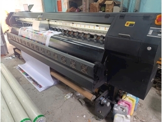 Việc mở khổ in trên máy in decal khổ lớn